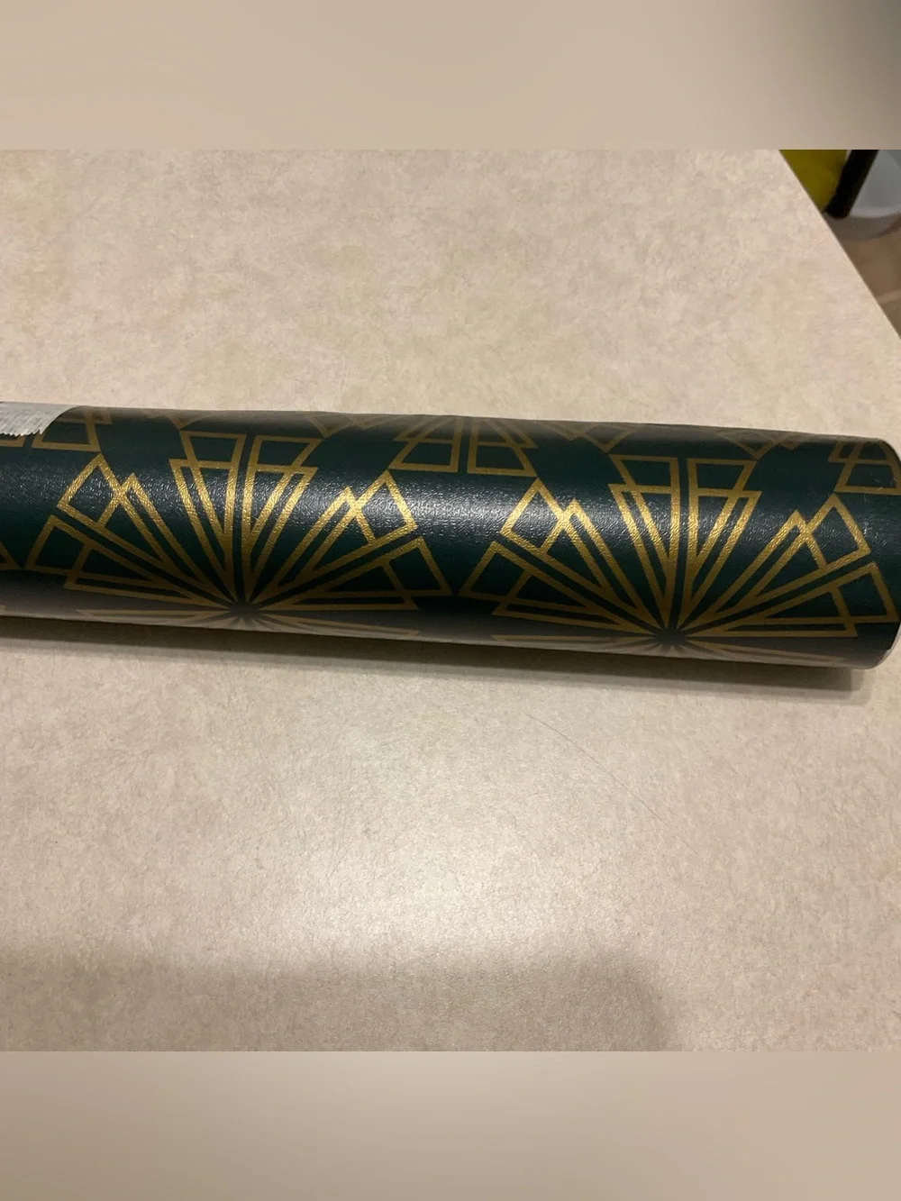 NWT Dark Green & Gold Peel & Stick Wallpaper, Self-Adhesive, 17.3” x 393.7”